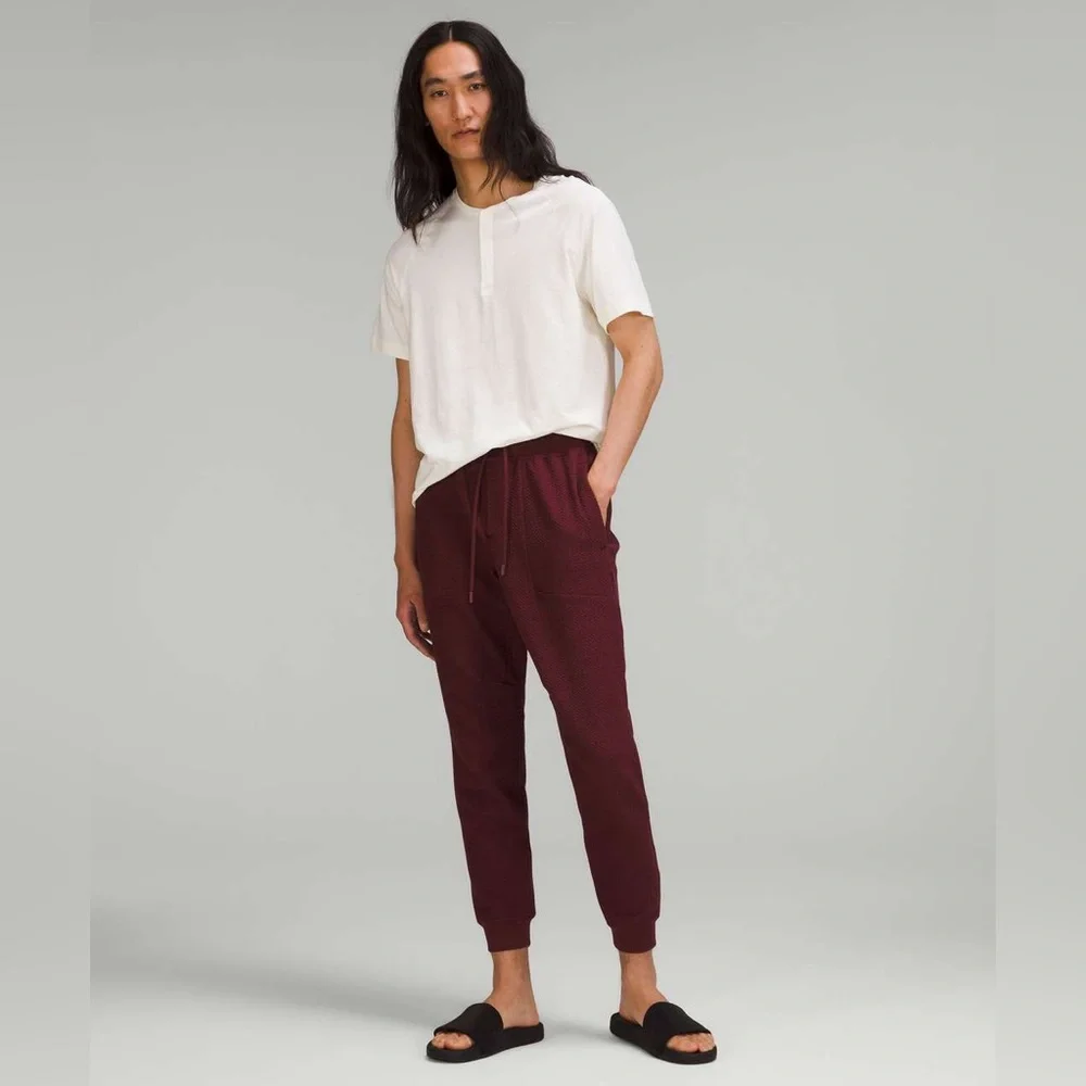 Lululemon At Ease Jogger Red Merlot Textured Knit Sweatpants Men Small